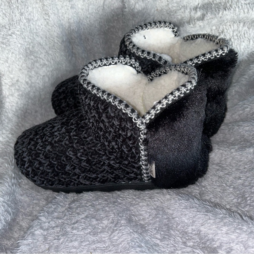 MukLuk bootie slippers size 7w